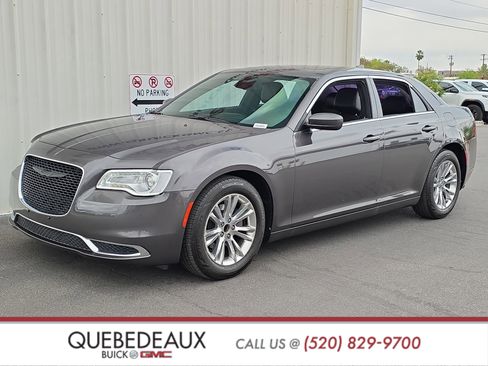 Used 2017 Chrysler 300 Limited image 3