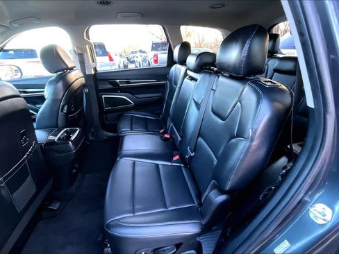 Used 2023 Kia Telluride LX image 18