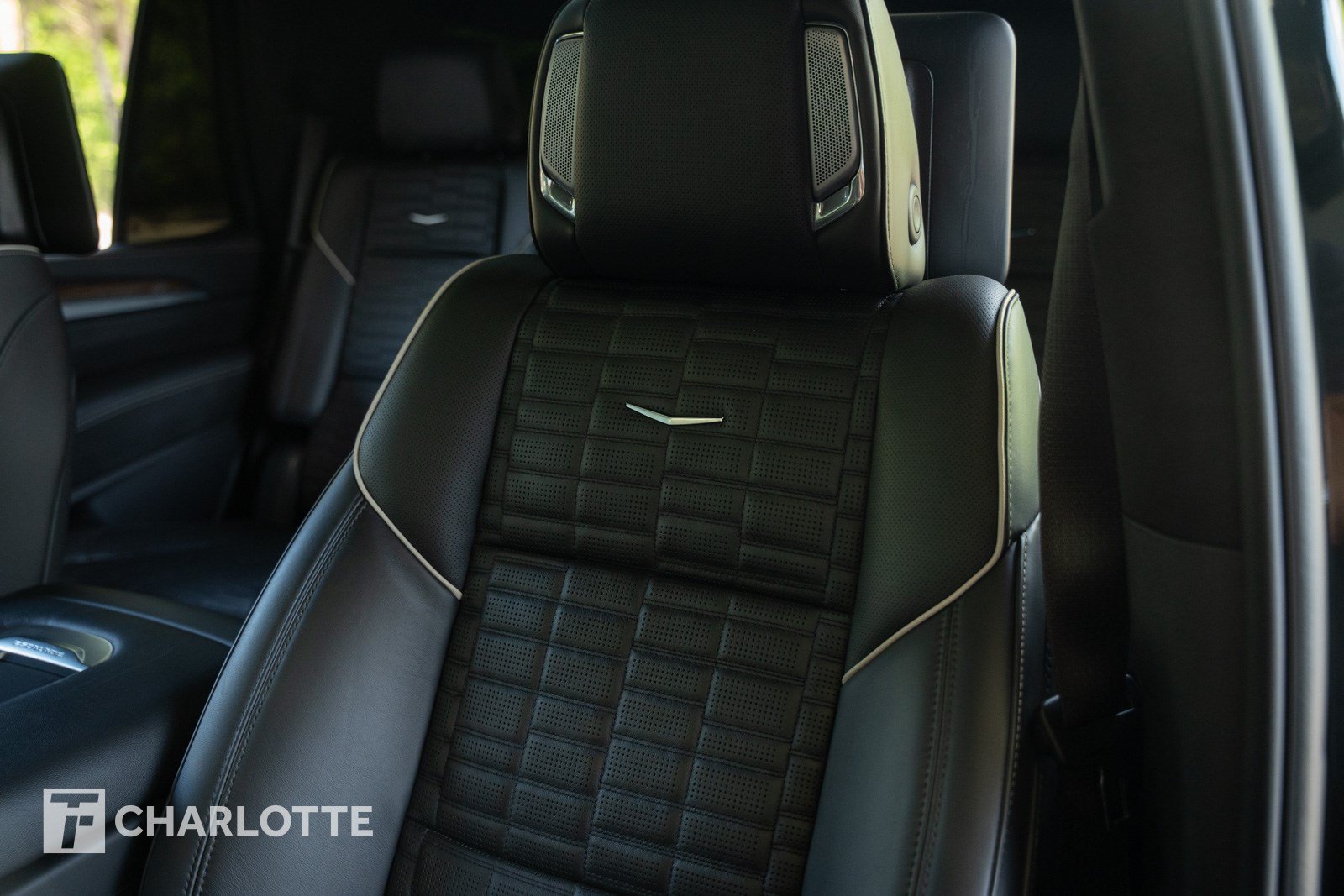 Used 2025 Cadillac Escalade Sport Platinum w/ LPO, Floor Liner Package AWD/4WD image 18