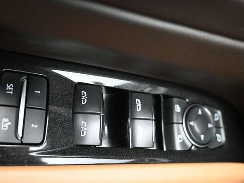 Used 2022 Cadillac Escalade ESV Sport w/ LPO, ONYX Package AWD/4WD image 30