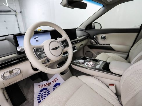 Used 2023 Genesis GV60 Advanced AWD/4WD image 10