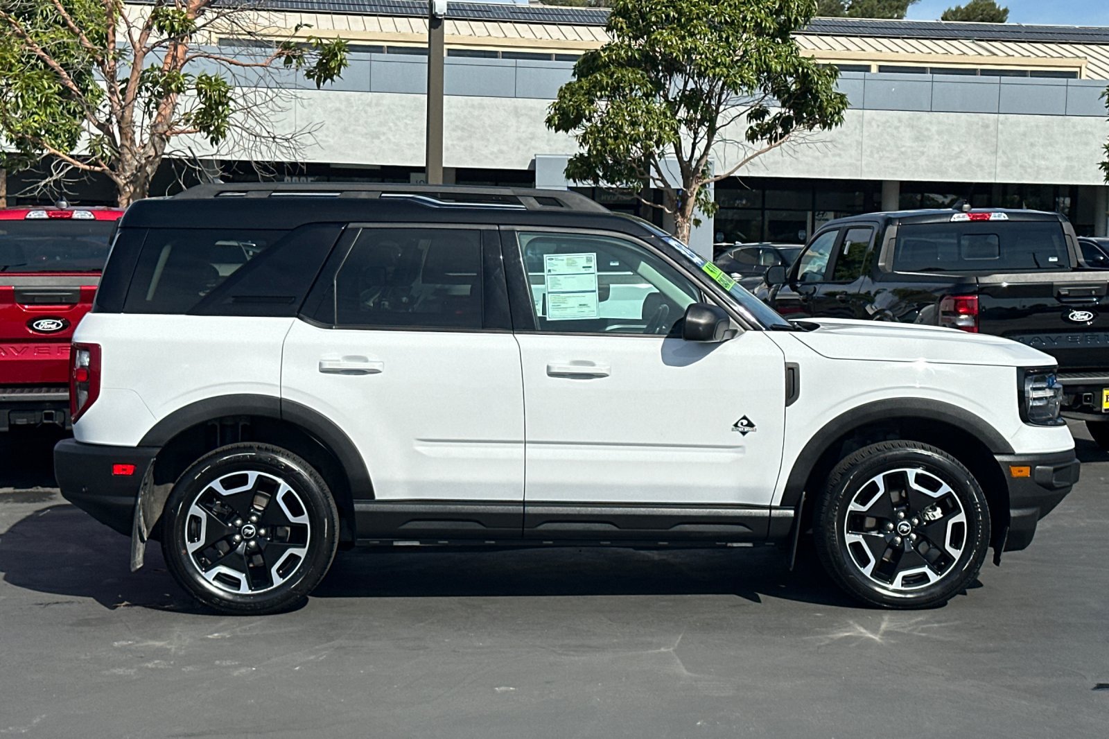 Certified 2023 Ford Bronco Sport Outer Banks w/ Tech Package AWD/4WD image 4