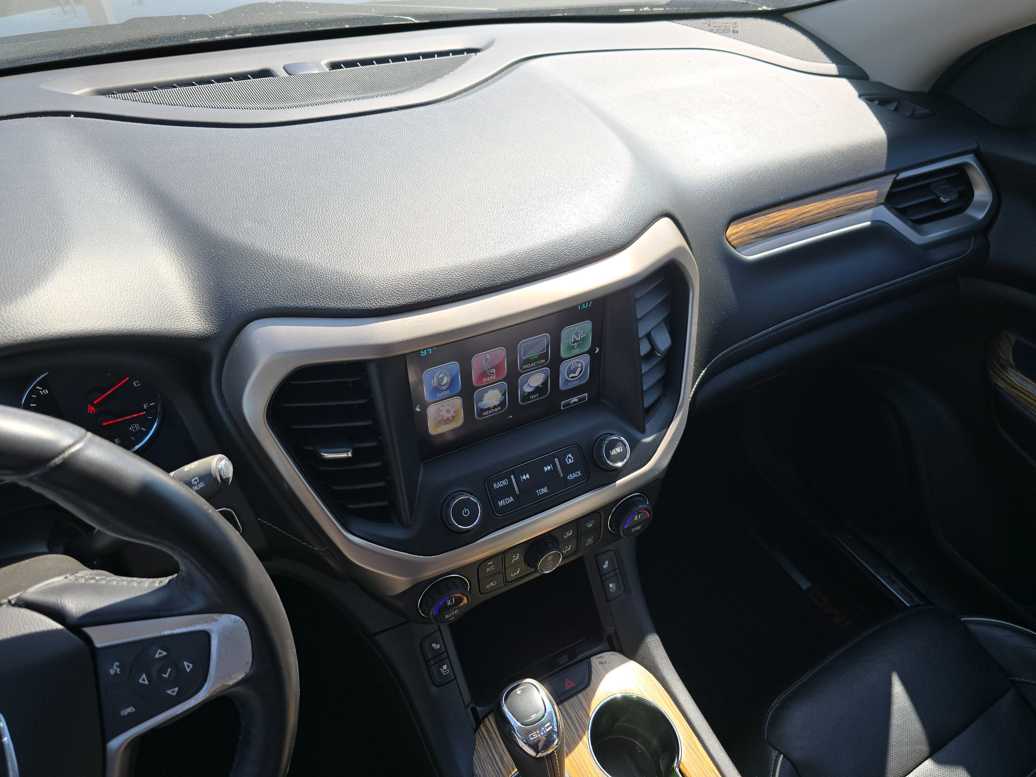 Used 2017 GMC Acadia Denali w/ Technology Package AWD/4WD image 29