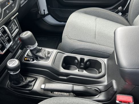 New 2026 Jeep Gladiator Sport image 39