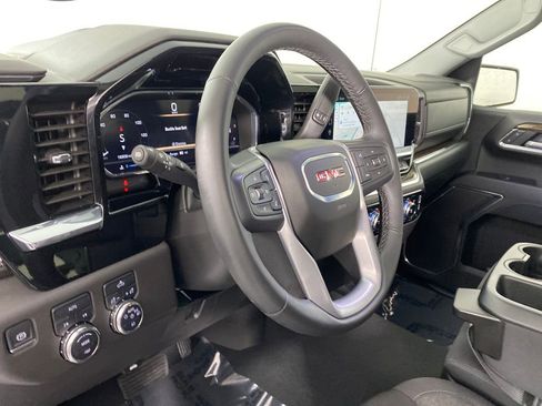 Used 2025 GMC Sierra 1500 Elevation image 10