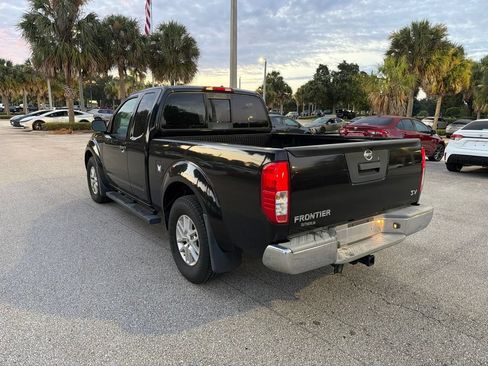 Used 2017 Nissan Frontier SV RWD image 3