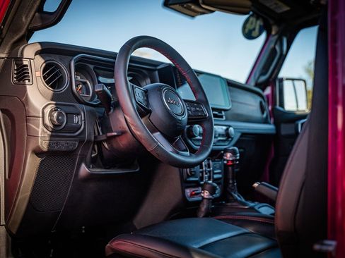 Used 2024 Jeep Wrangler Unlimited Rubicon w/ Technology Group image 21