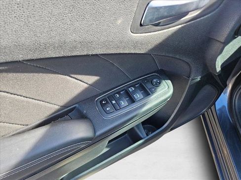 Used 2022 Dodge Charger SXT w/ Blacktop Package image 12