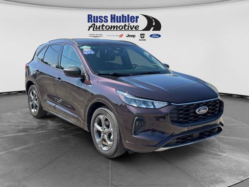 Used 2023 Ford Escape ST-Line w/ Tech Pack #1 FWD image 9