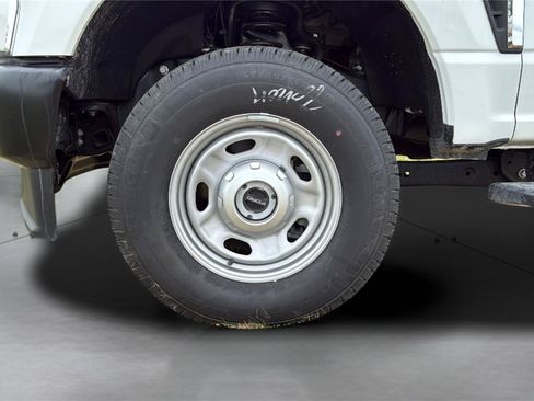 New 2025 Ford F250 XL AWD/4WD image 30
