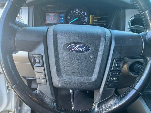 Used 2015 Ford Expedition EL XLT w/ Equipment Group 202A AWD/4WD image 11