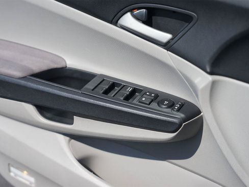 Used 2012 Honda Accord LX image 29
