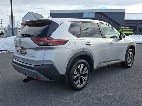 Certified 2022 Nissan Rogue SV image 8