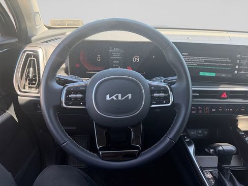 Certified 2025 Kia Sorento S AWD/4WD image 13