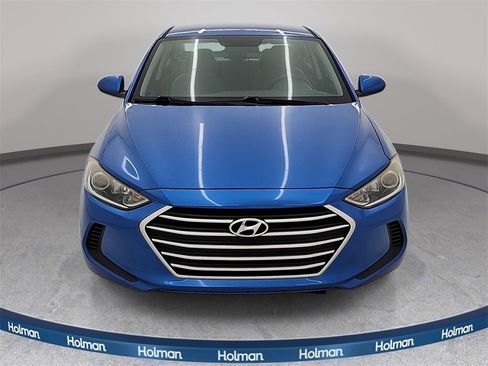 Used 2017 Hyundai Elantra SE image 3