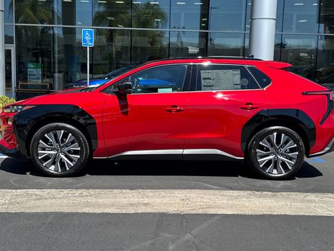 New 2026 Subaru Solterra AWD/4WD image 7
