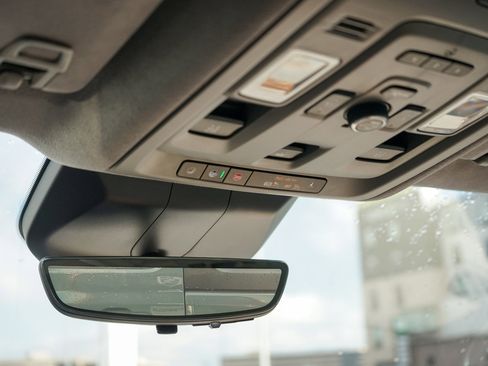 Used 2024 Cadillac Escalade ESV Sport Platinum image 17