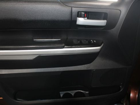 Used 2016 Toyota Tundra SR5 w/ SR5 Upgrade Package image 7