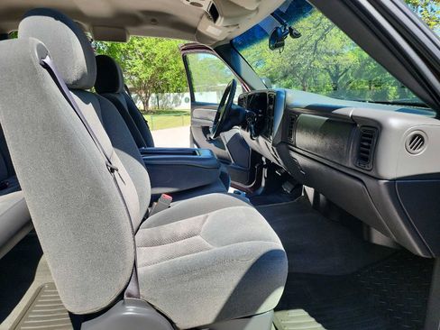 Used 2003 Chevrolet Silverado 2500 LS image 38