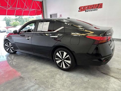 Used 2022 Nissan Altima 2.5 SV FWD image 6