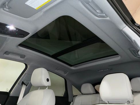 Used 2025 Audi Q5 Premium w/ Convenience Package image 5