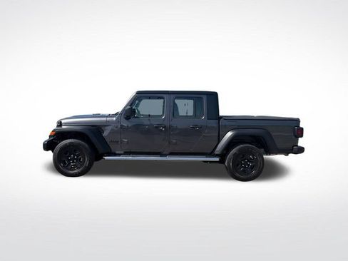 Used 2025 Jeep Gladiator Sport AWD/4WD image 2