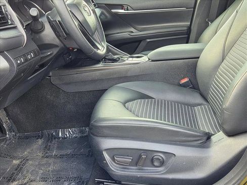 Used 2024 Toyota Camry SE image 15