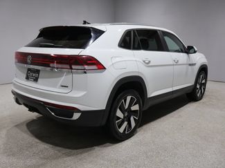 Used 2025 Volkswagen Atlas Cross Sport SE AWD/4WD video 2
