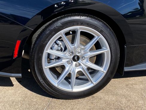 Used 2024 Ford Mustang GT Premium image 8