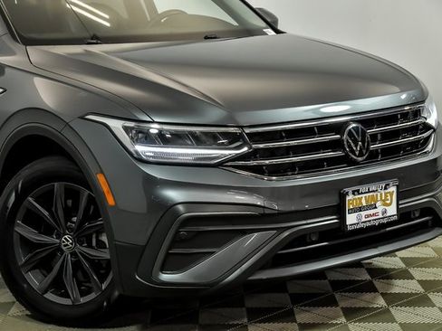 Certified 2024 Volkswagen Tiguan SE w/ Panoramic Sunroof Package image 2