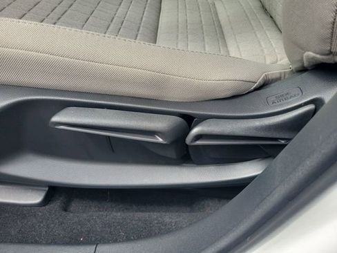 New 2026 Honda HR-V LX image 38