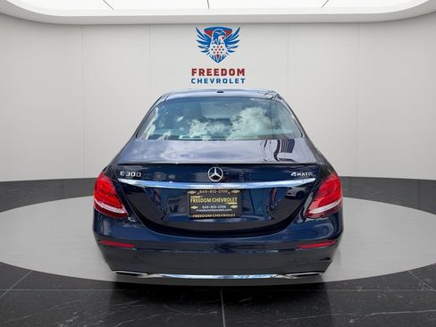 Used 2017 Mercedes-Benz E 300 4MATIC image 6