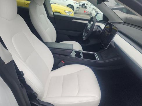 Used 2023 Tesla Model Y Performance image 10
