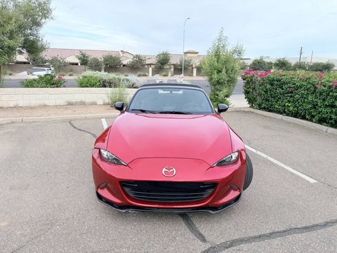 Used 2016 MAZDA MX-5 Miata Club RWD image 2