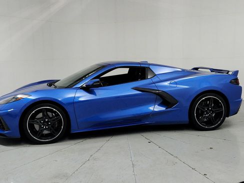 Used 2020 Chevrolet Corvette Stingray Preferred Conv w/ 2LT Preferred Equipment Group RWD image 2
