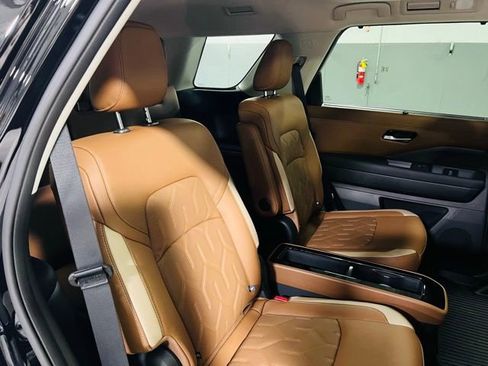 New 2026 Nissan Pathfinder Platinum FWD image 31