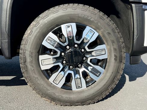 Used 2025 GMC Sierra 2500 Denali image 16
