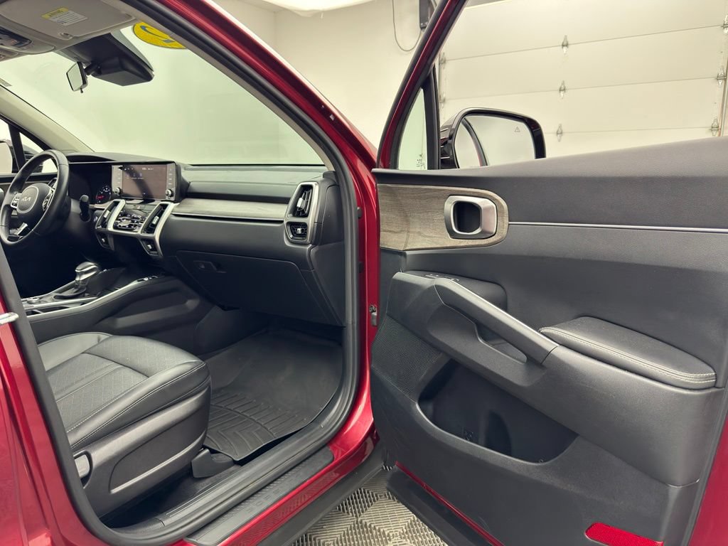 Used 2022 Kia Sorento S w/ Panoramic Sunroof Package AWD/4WD image 32