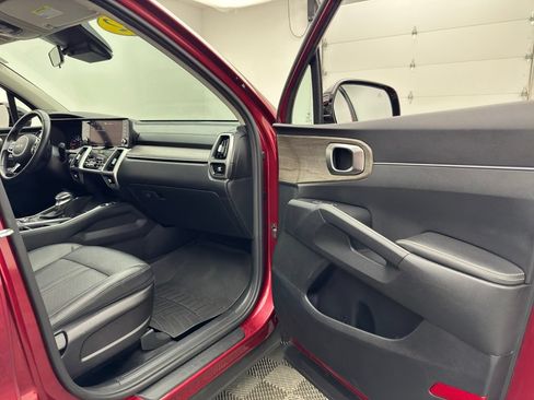Used 2022 Kia Sorento S w/ Panoramic Sunroof Package AWD/4WD image 32