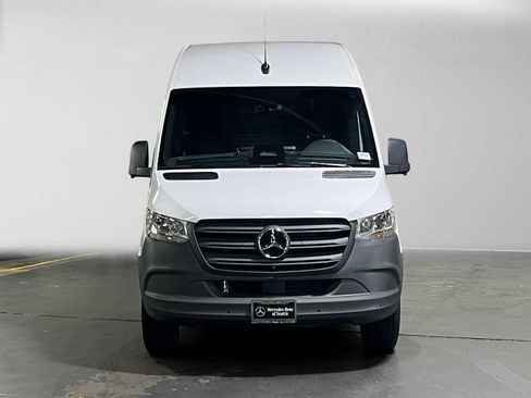 Used 2026 Mercedes-Benz Sprinter 2500 image 8
