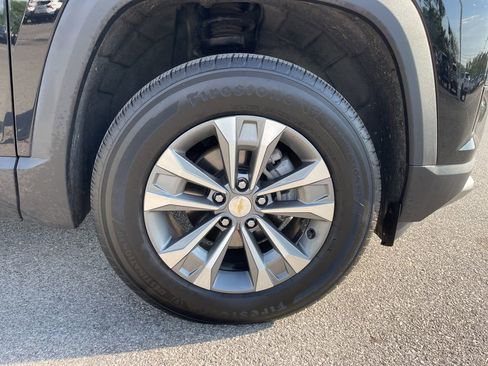 Used 2025 Chevrolet Equinox LT FWD image 17