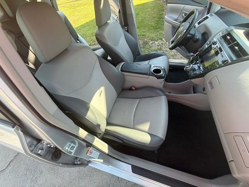 Used 2016 Toyota Prius V Five image 27