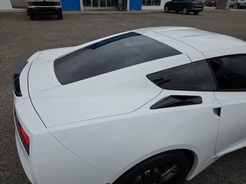 Used 2018 Chevrolet Corvette Stingray Coupe w/ 1LT RWD image 19