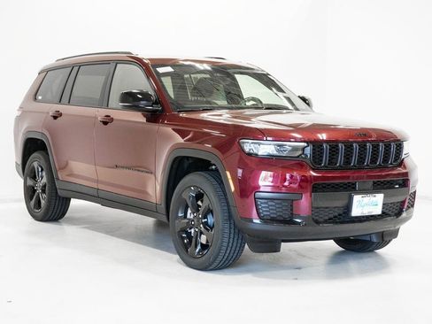 New 2025 Jeep Grand Cherokee L Altitude AWD/4WD image 4
