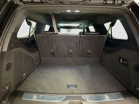 Used 2023 Cadillac Escalade ESV Premium Luxury image 23