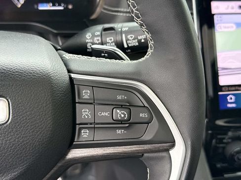 Certified 2023 Jeep Grand Cherokee Limited AWD/4WD image 29