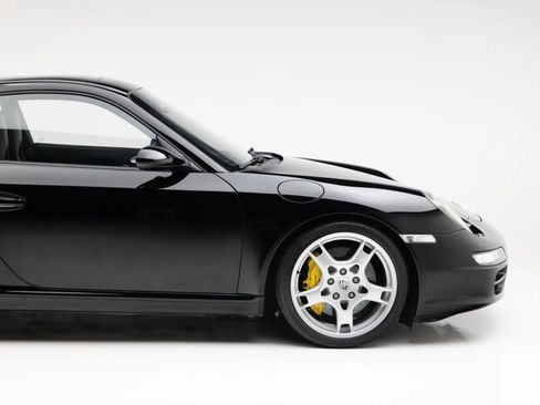 Used 2005 Porsche 911 Carrera S RWD image 23
