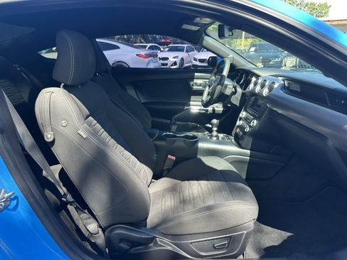 Used 2017 Ford Mustang GT RWD image 13