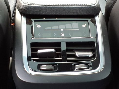 Used 2020 Volvo XC90 T6 Momentum w/ Protection Package Premier image 15