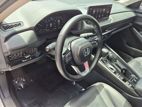 Used 2024 Honda Accord Touring image 9